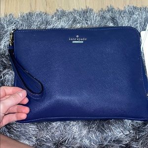 Kate spade CHARGING purse